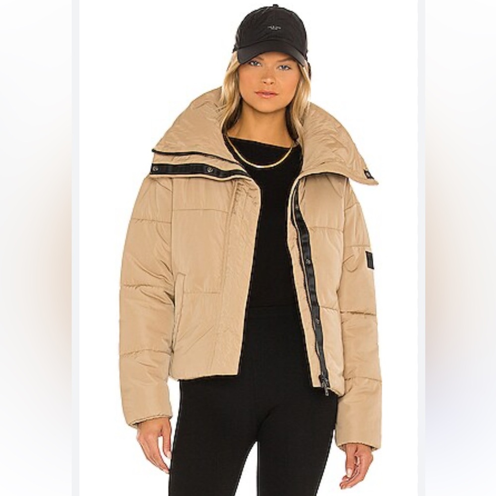 Alp N Rock Peak puffer jacket size Medium